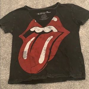 Cute v cut short sleeve graphic tee